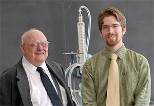Picture of Professor Arlin Gyberg and chemistry senior Brian Krohn.
