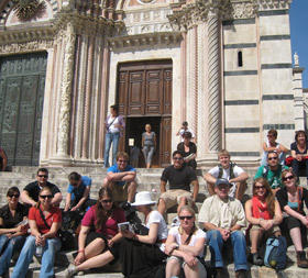 Picture of students in Italy